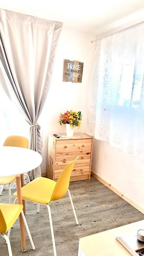 B&B Cá Bianca Ventisette Riccione 0*,  Italia